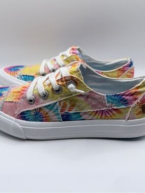 Tie-Dye Blowfish Malibu Low-Top Canvas Sneakers